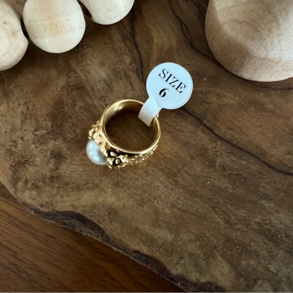 18K GOLD PLATED TEXTURED PEARL EGG RING - Picture 5 of 7